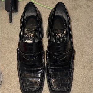 ZARA Black Croc-Effect Leather Penny Loafers